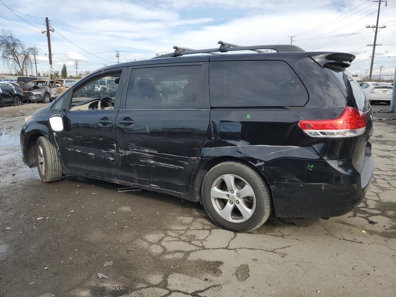 2011 Toyota Sienna - Image 2
