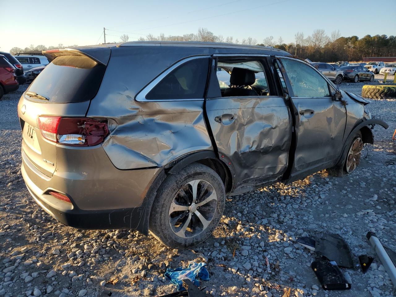 2016 Kia Sorento - Image 3