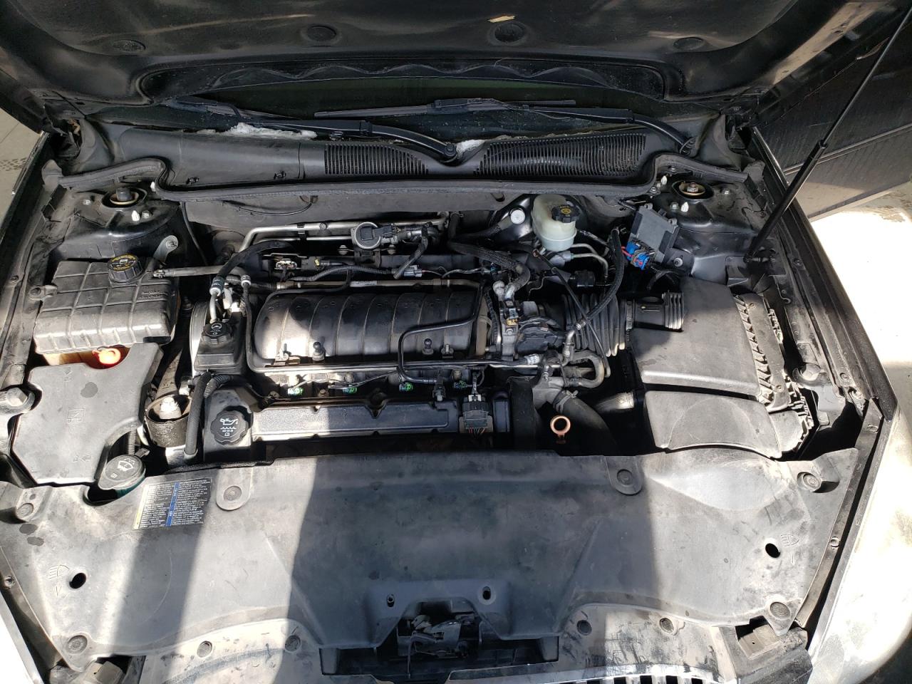 2011 Buick Lucerne - Image 11