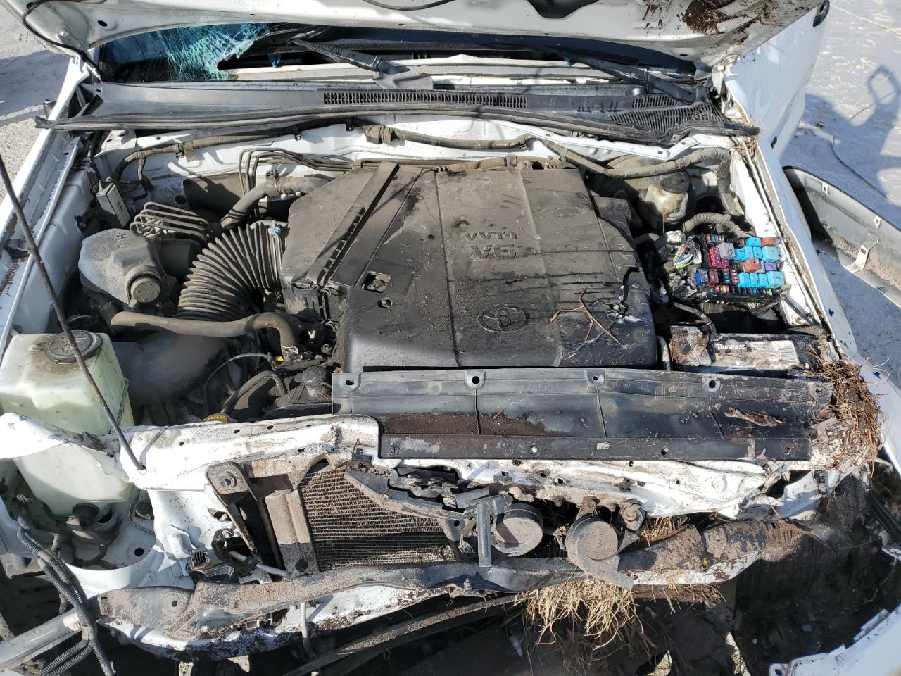 2015 Toyota Tacoma - Image 12