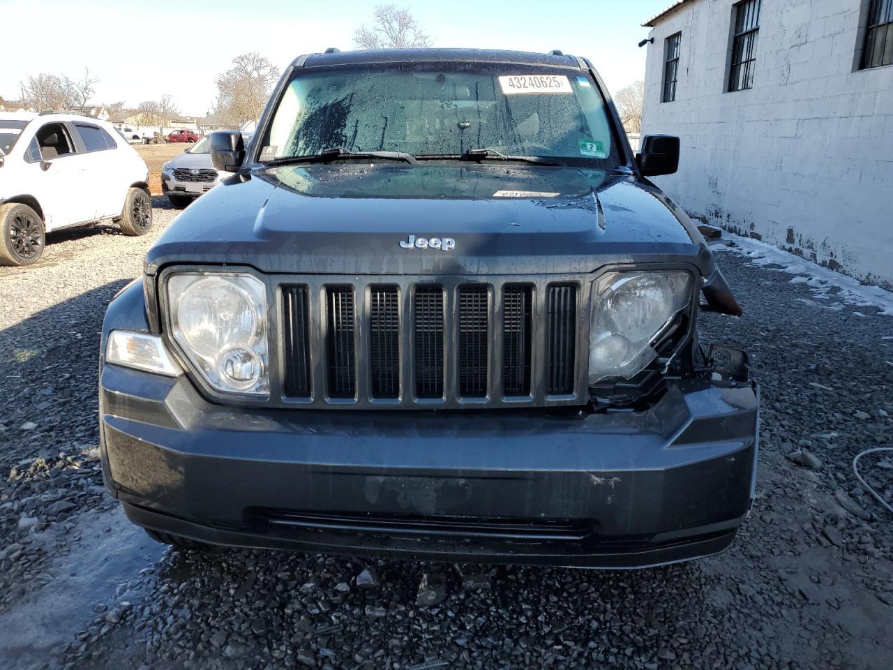 2011 Jeep Liberty (North America) - Image 5