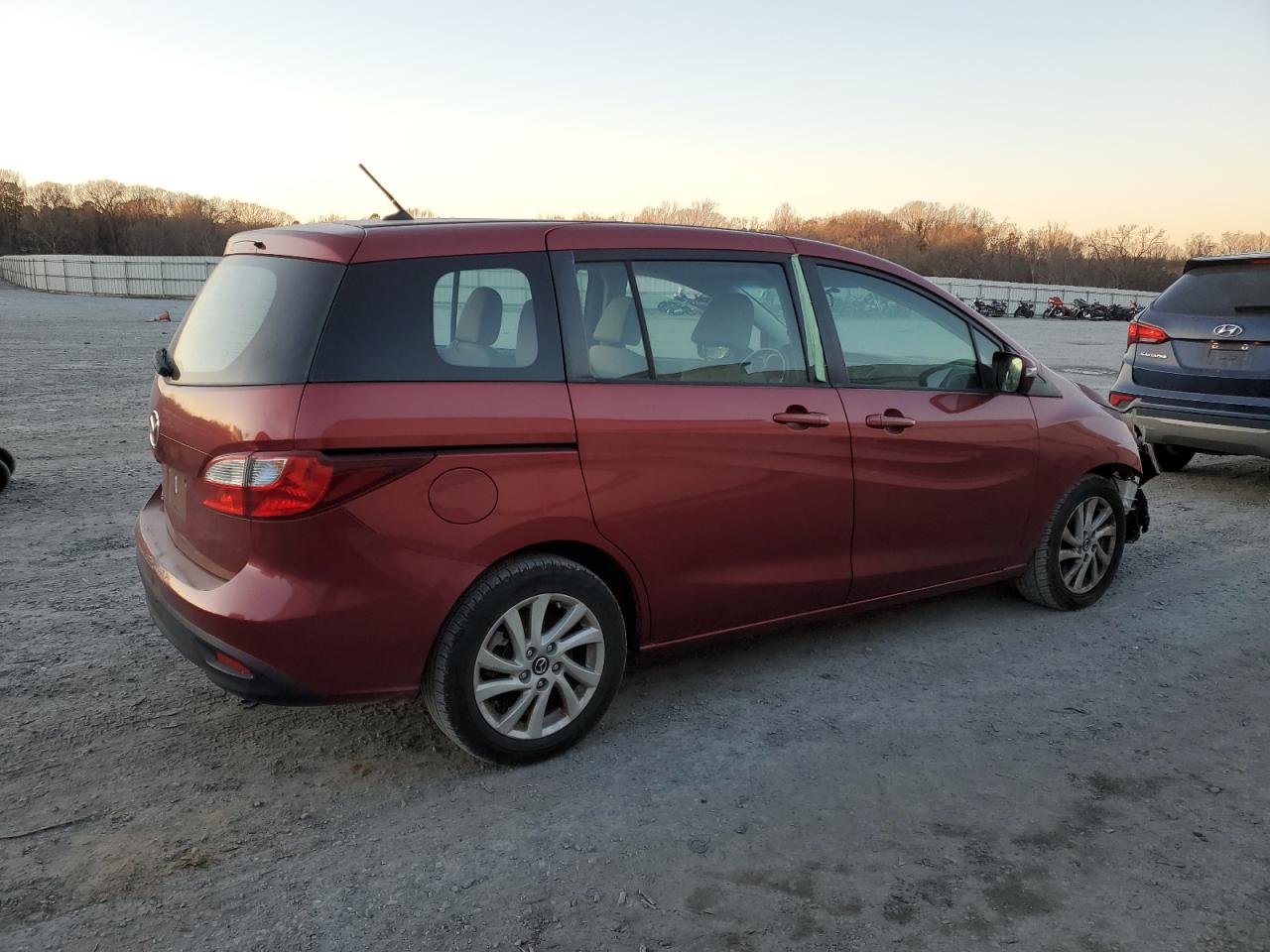 2013 Mazda 5 - Image 3