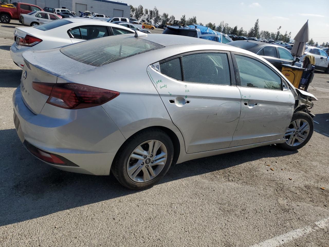 2020 Hyundai Elantra - Image 3