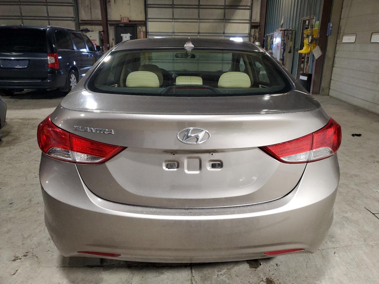 2012 Hyundai Elantra - Image 6