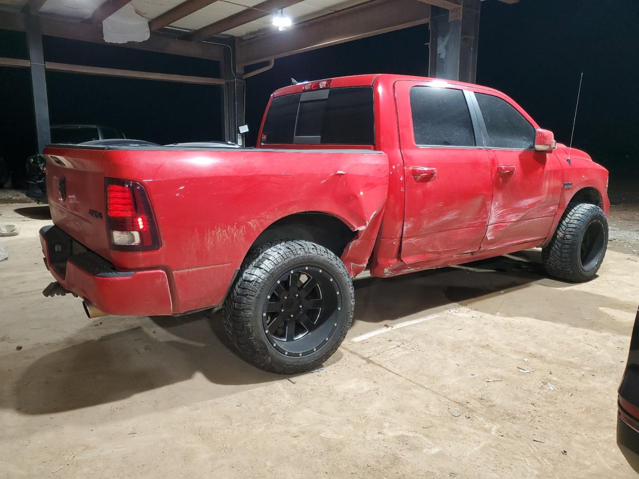 2016 RAM 1500 - Image 3