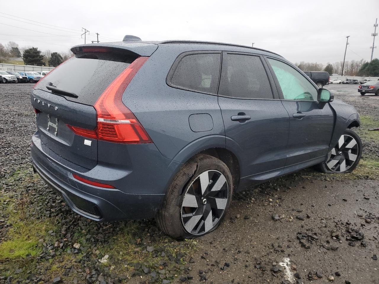 VIN YV4H60DM0R1873010 2024 VOLVO XC60 ULTIM no.3