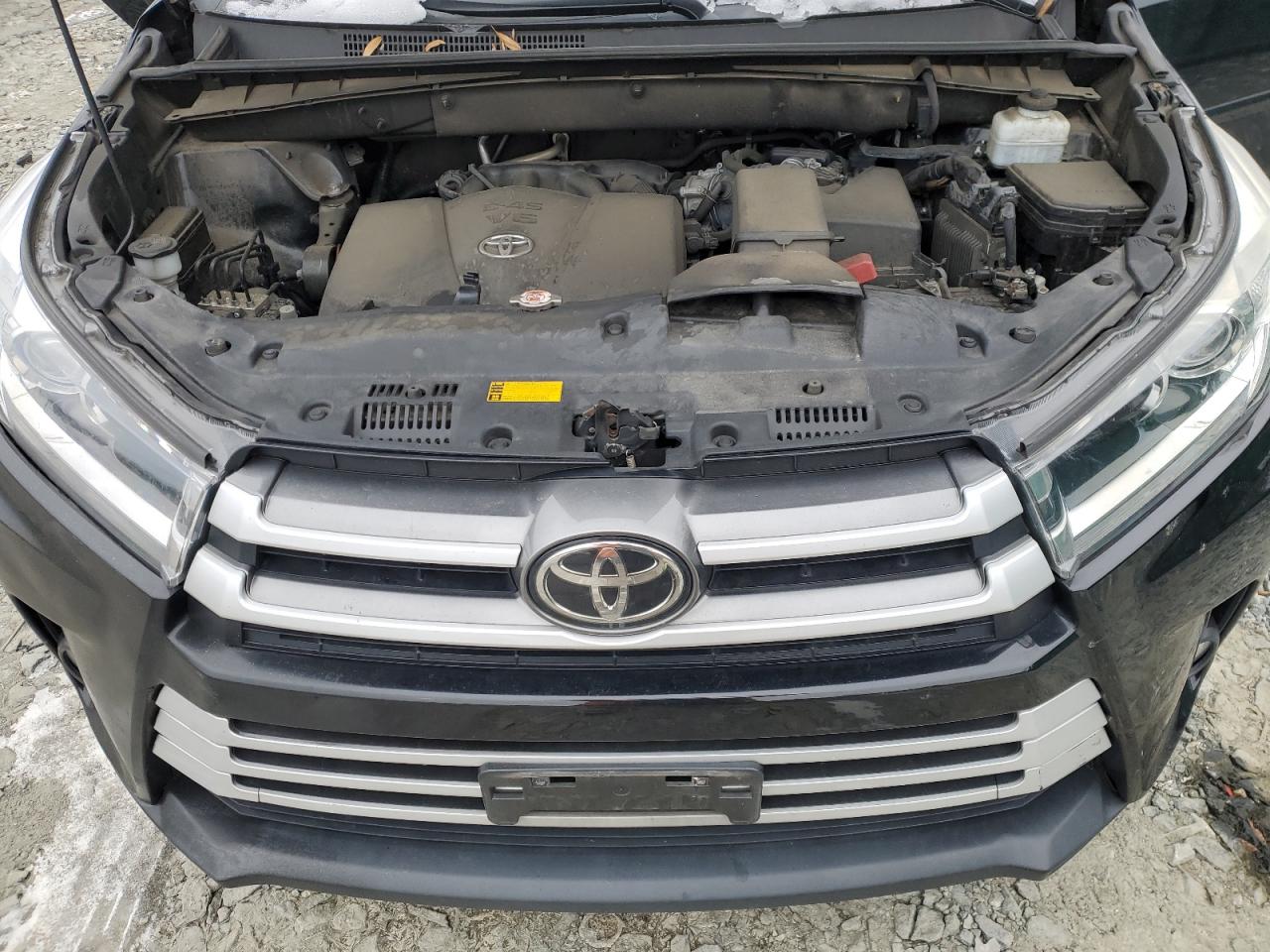 2019 Toyota Highlander - Image 12