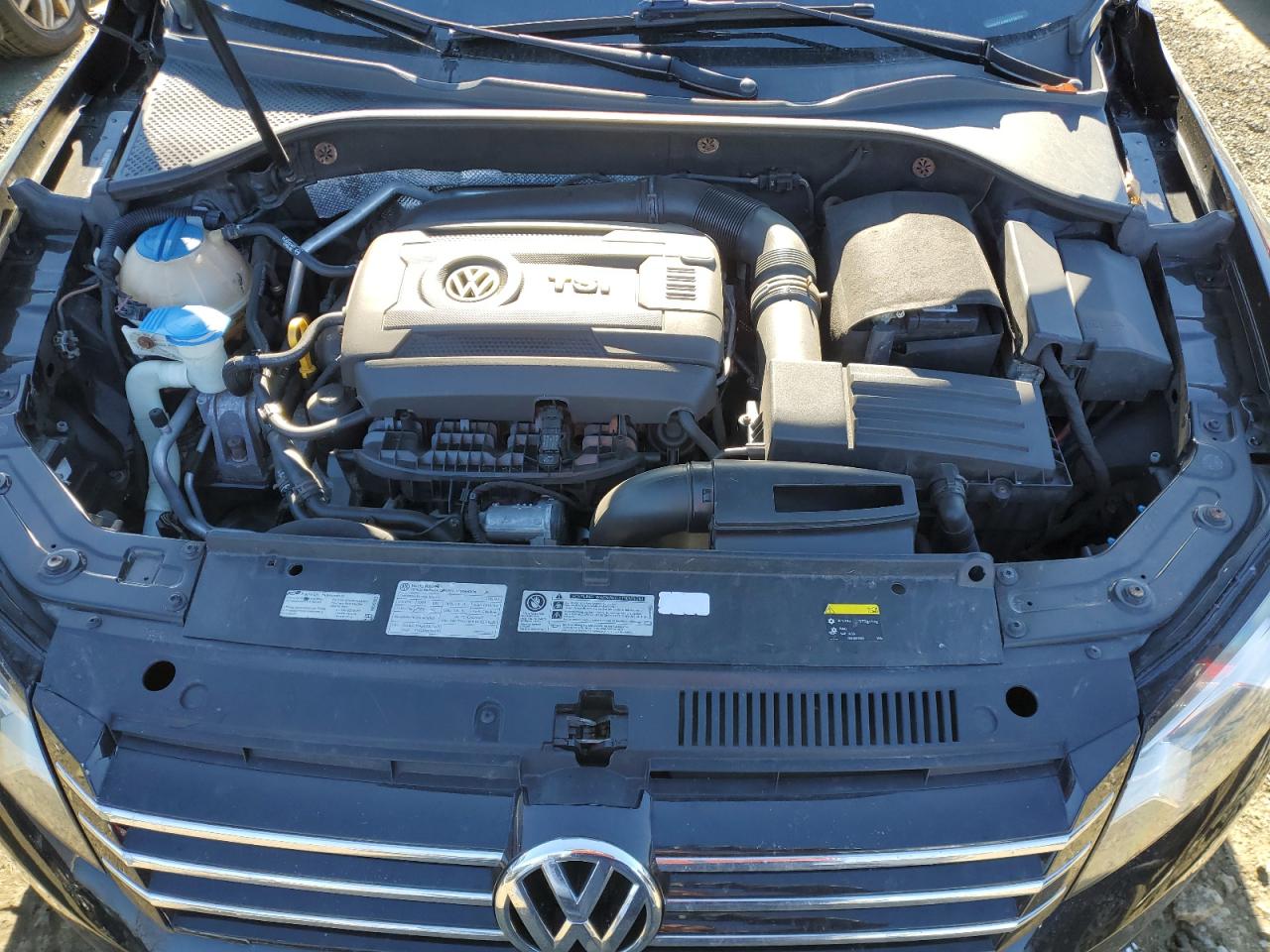 2015 Volkswagen Passat - Image 12