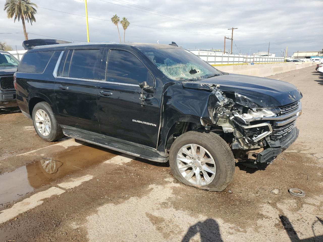2023 Chevrolet Suburban - Image 4