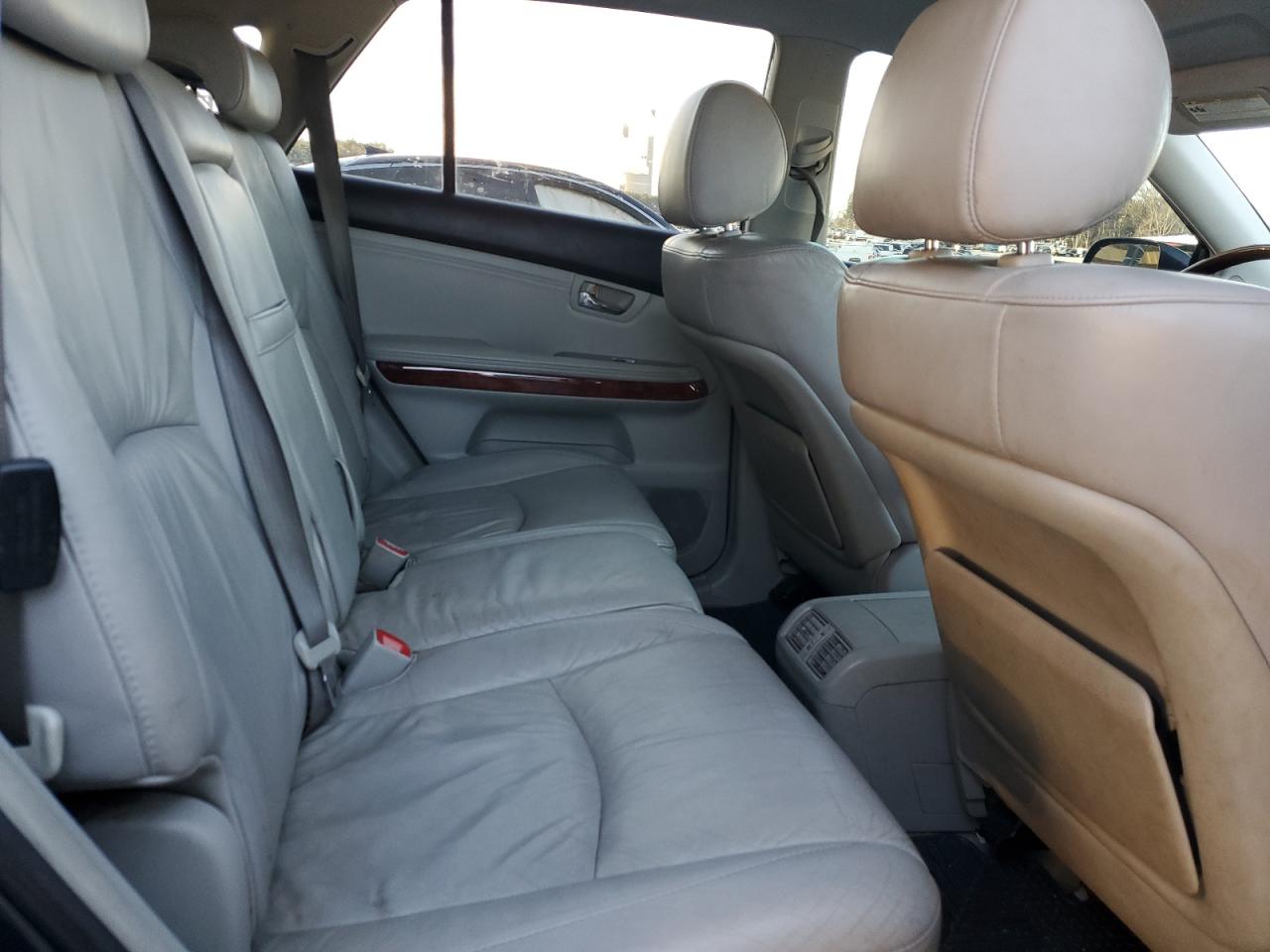 2004 Lexus RX - Image 11