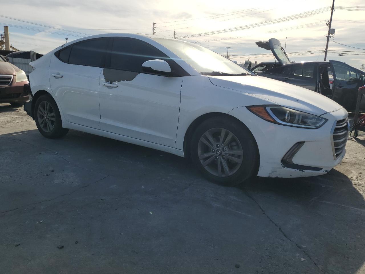 2017 Hyundai Elantra - Image 4