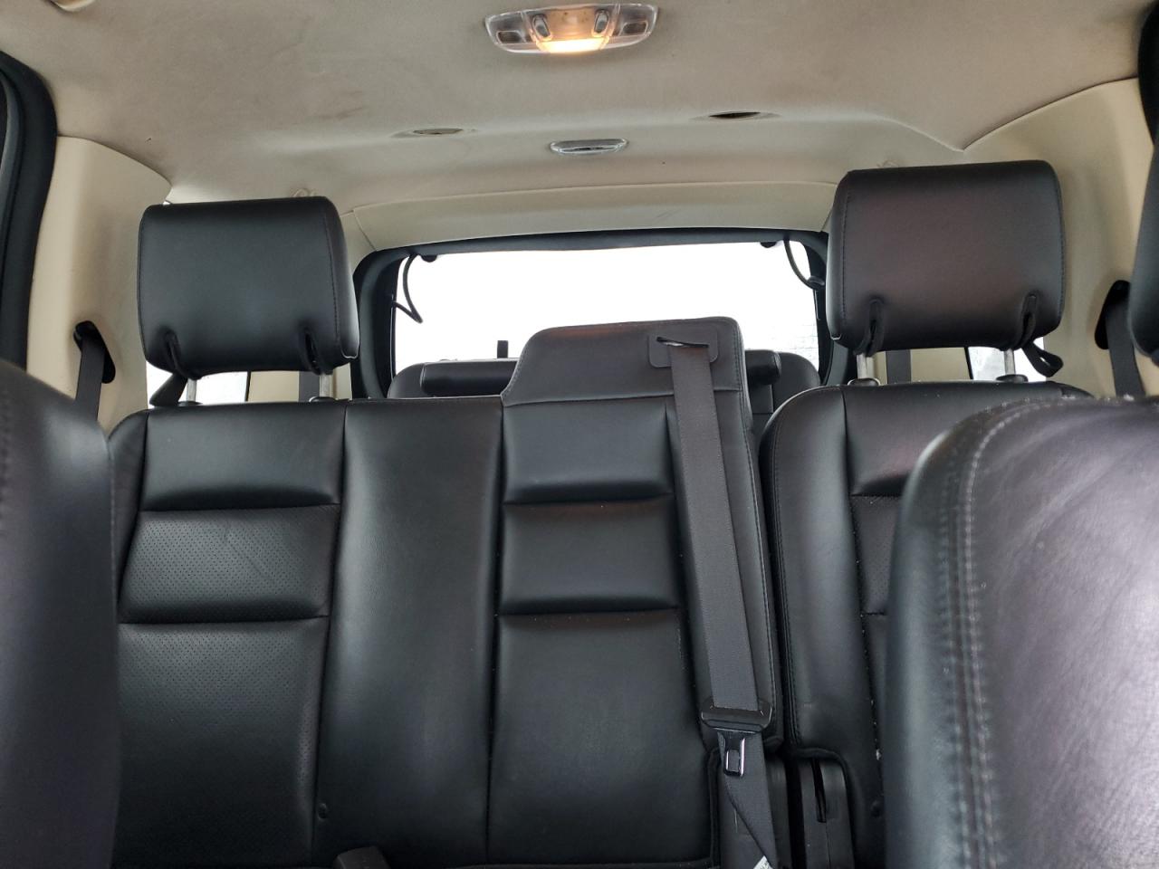 2010 Ford Explorer - Image 10