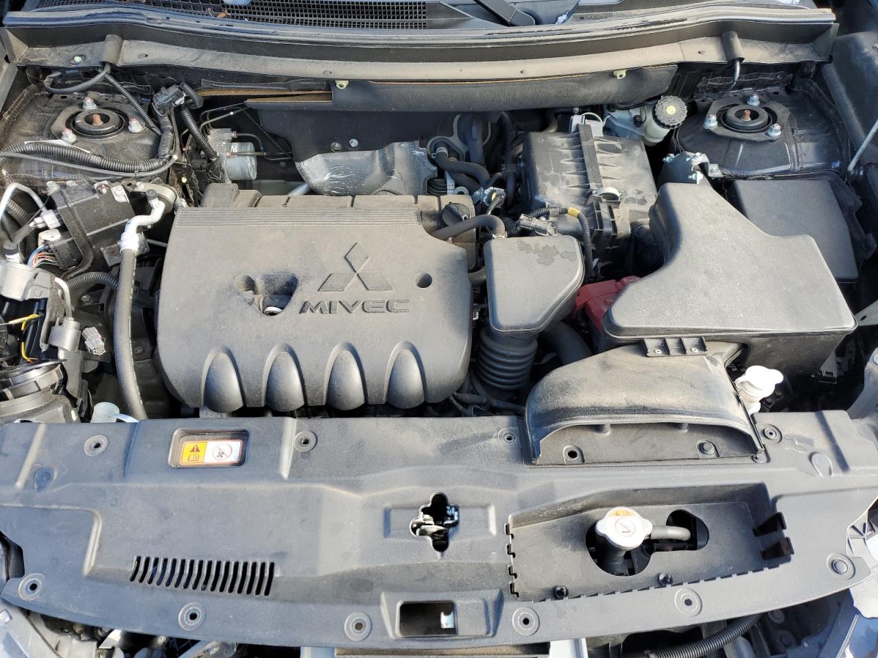 2019 Mitsubishi Outlander - Image 12