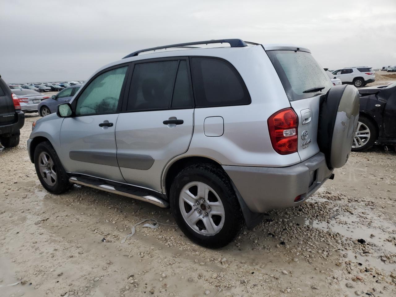 2004 Toyota RAV 4 - Image 2
