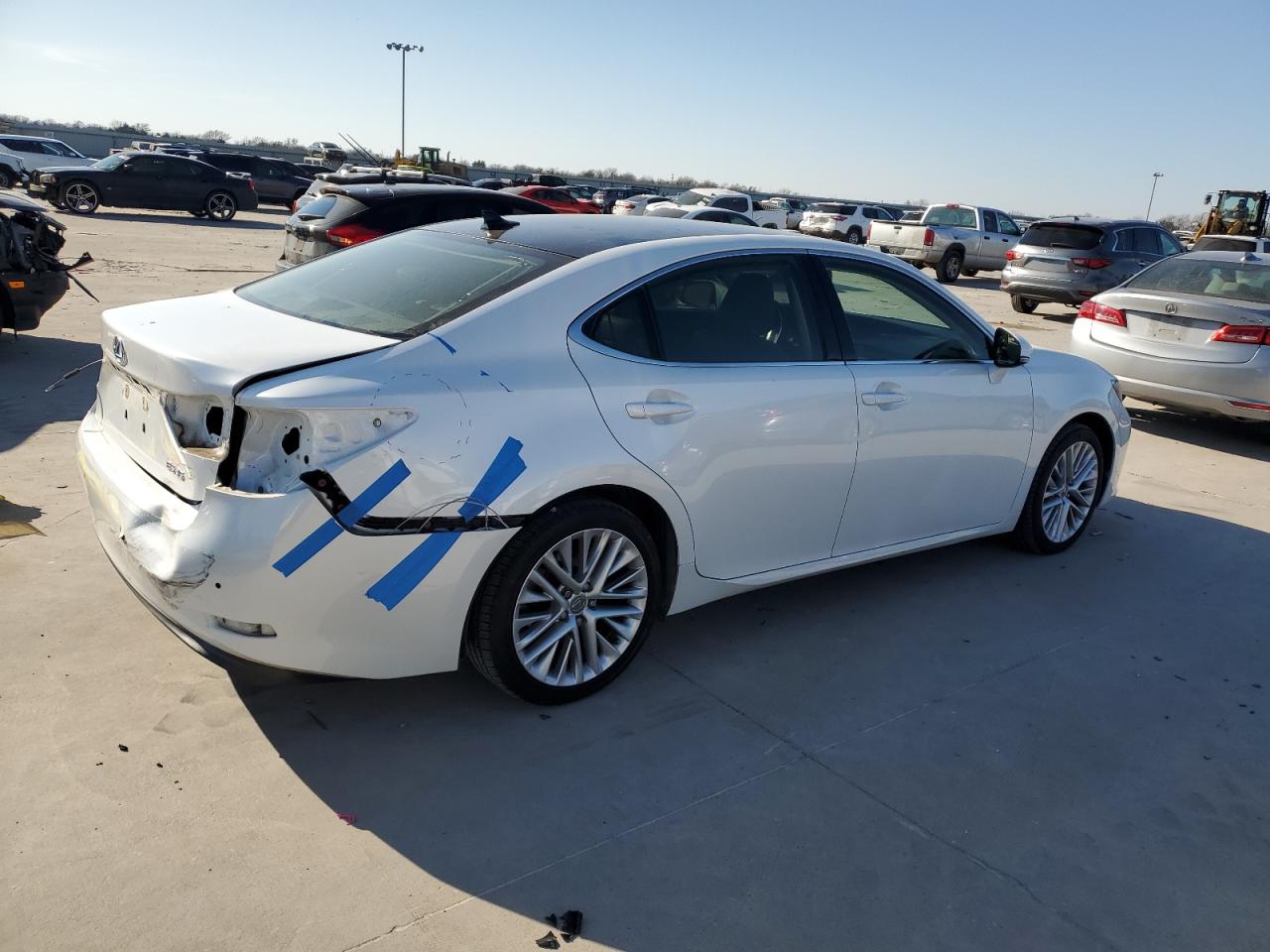2014 Lexus ES - Image 3