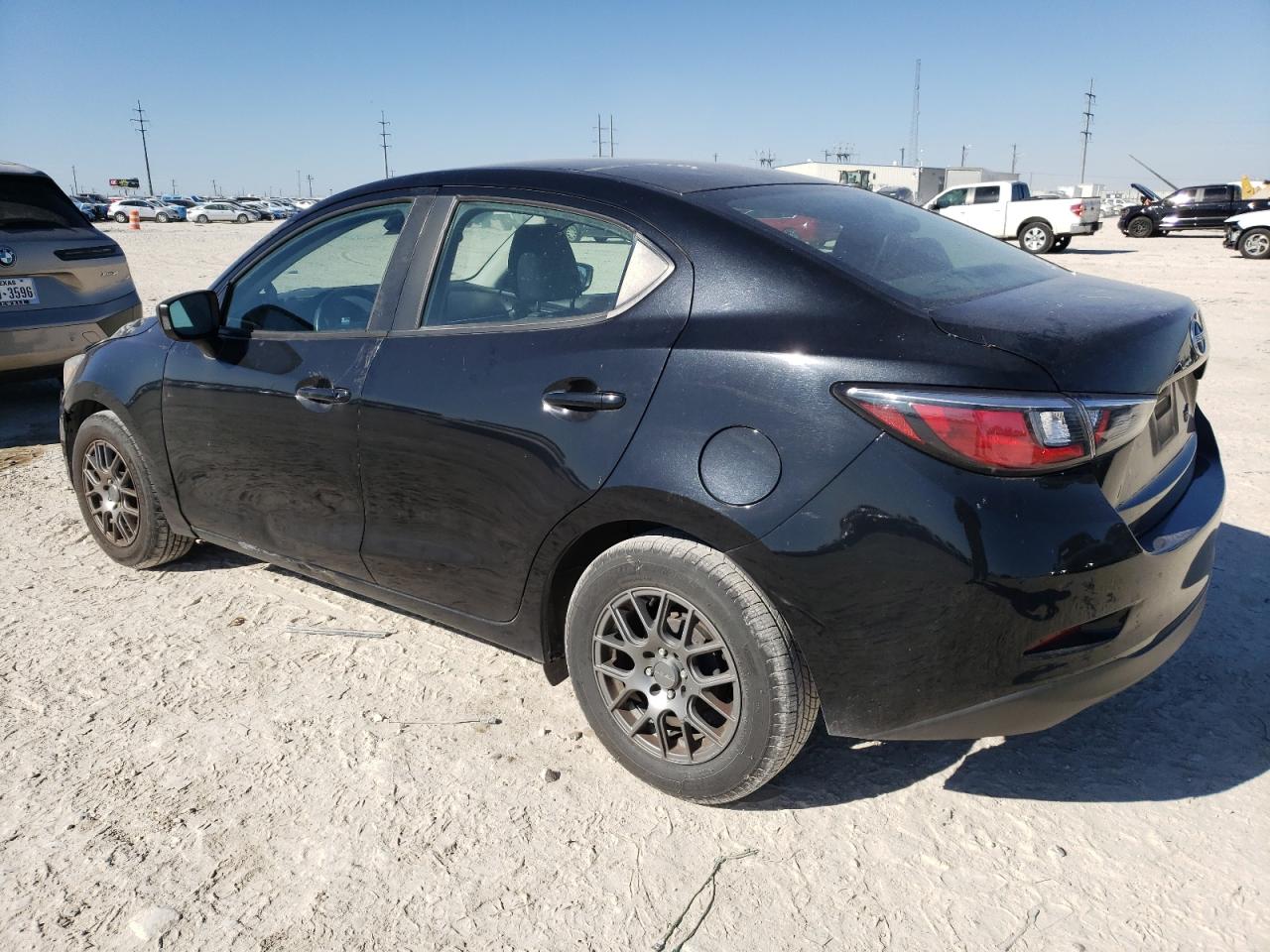 VIN 3MYDLBZV7GY117384 2016 TOYOTA SCION no.2