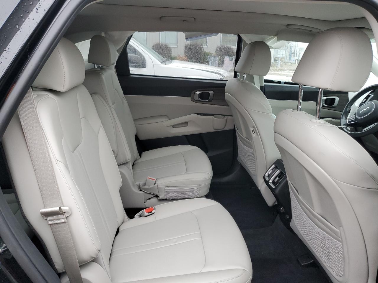 2022 Kia Sorento - Image 11