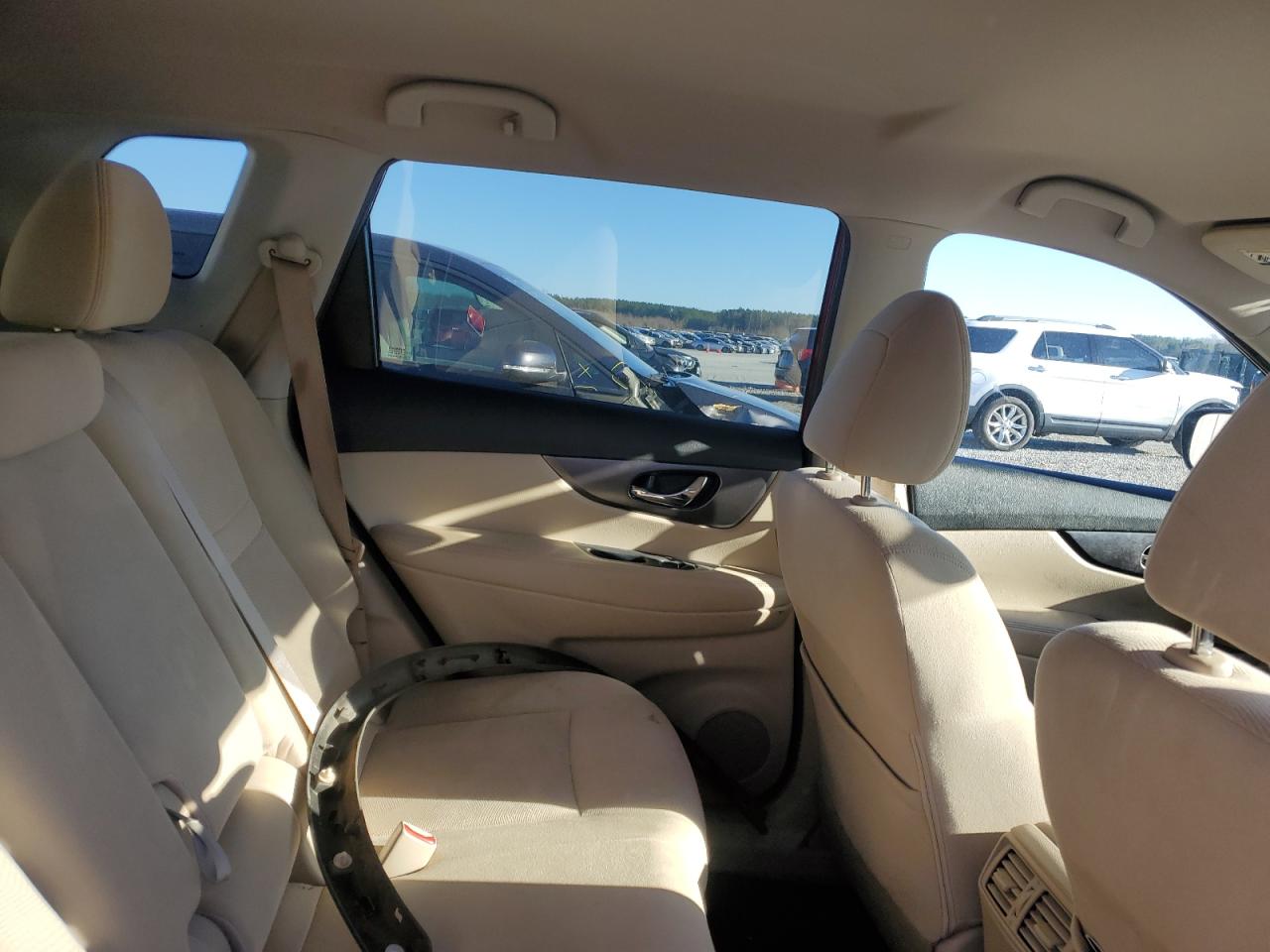 2015 Nissan Rogue - Image 10