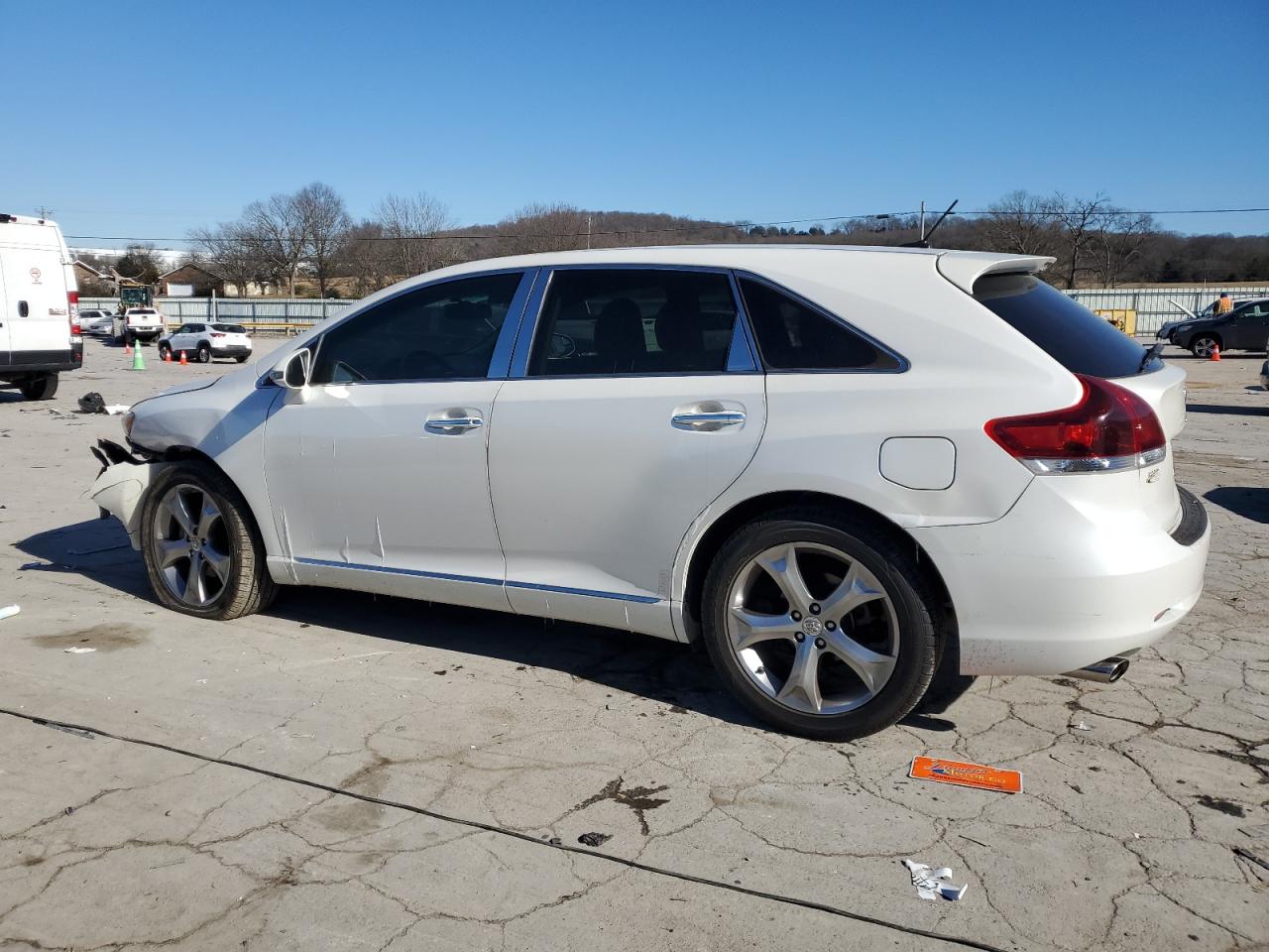2015 Toyota Venza - Image 2