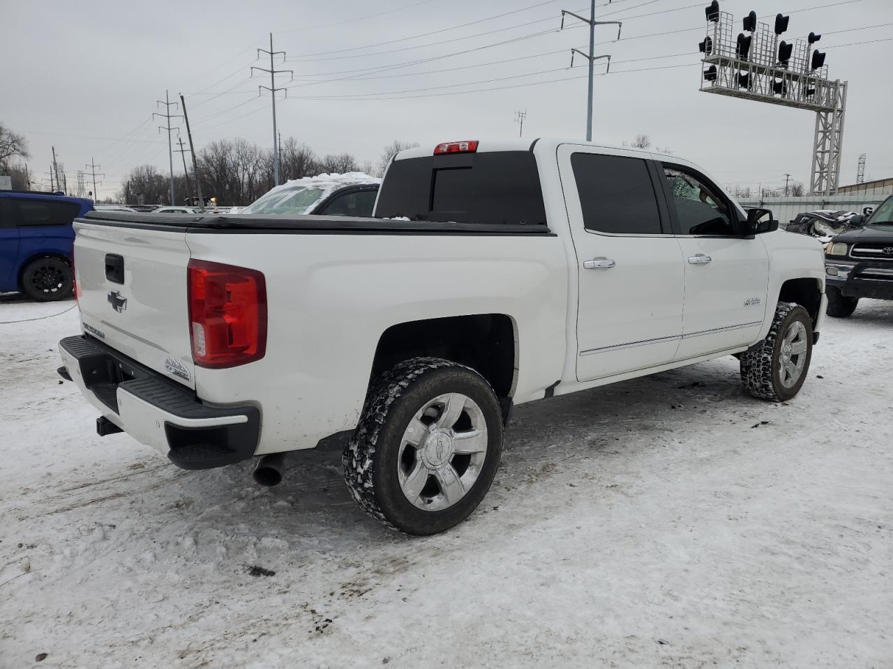 2016 Chevrolet Silverado - Image 3