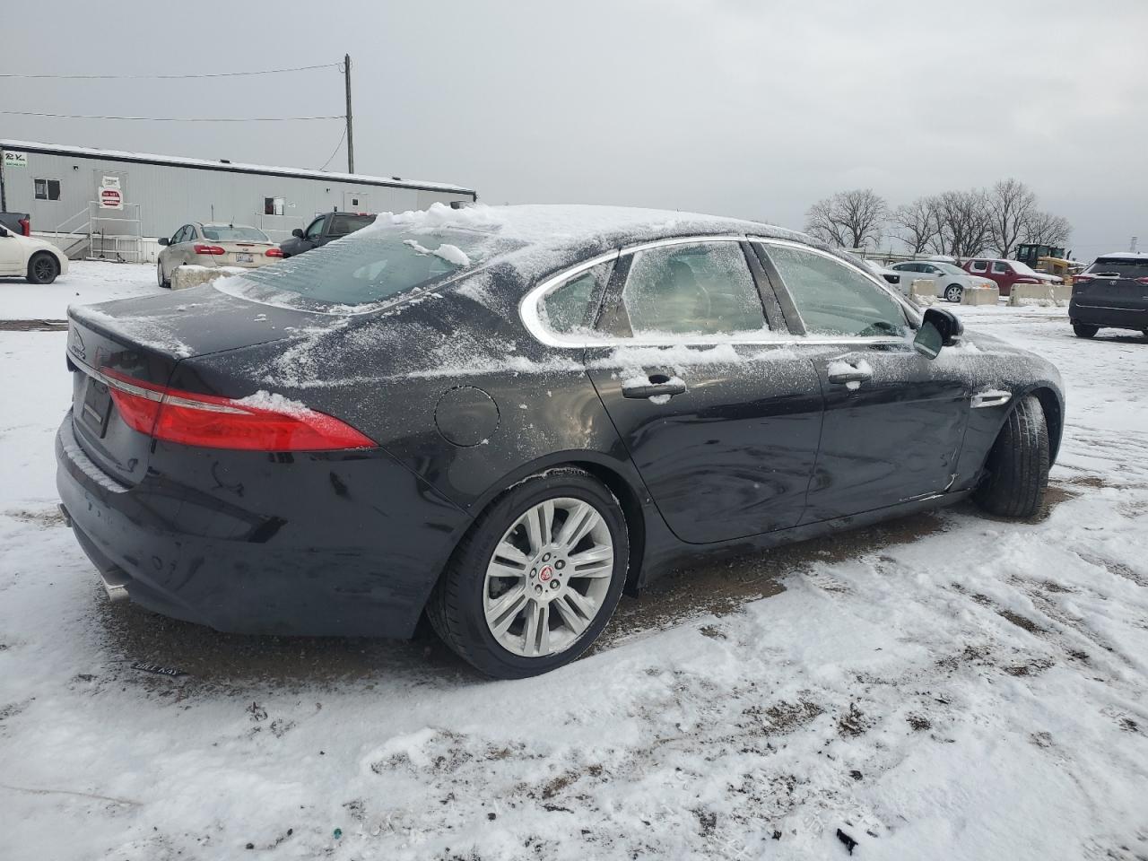2016 Jaguar XF - Image 3