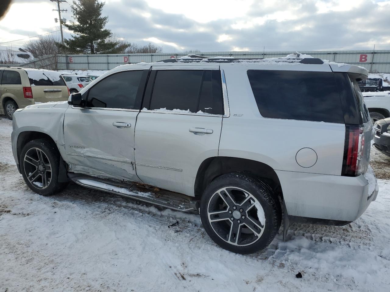 2015 GMC Yukon - Image 2