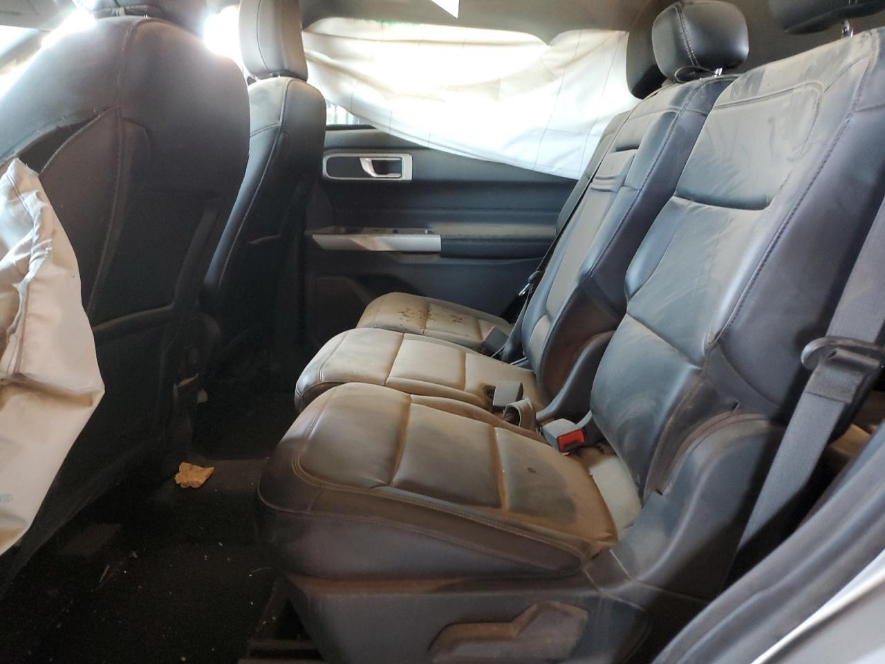 2023 Ford Explorer - Image 11
