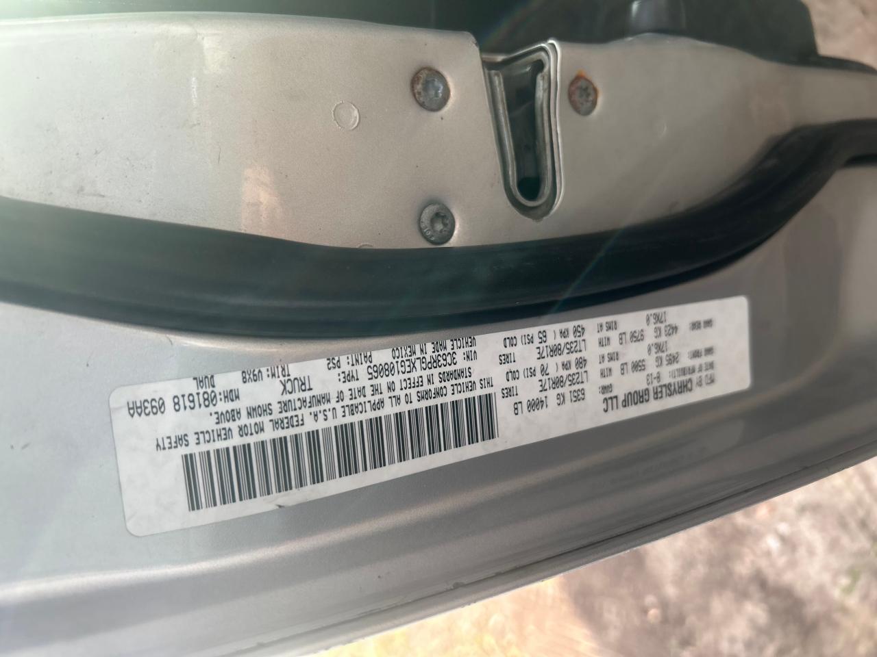 2014 RAM 3500 - Image 10
