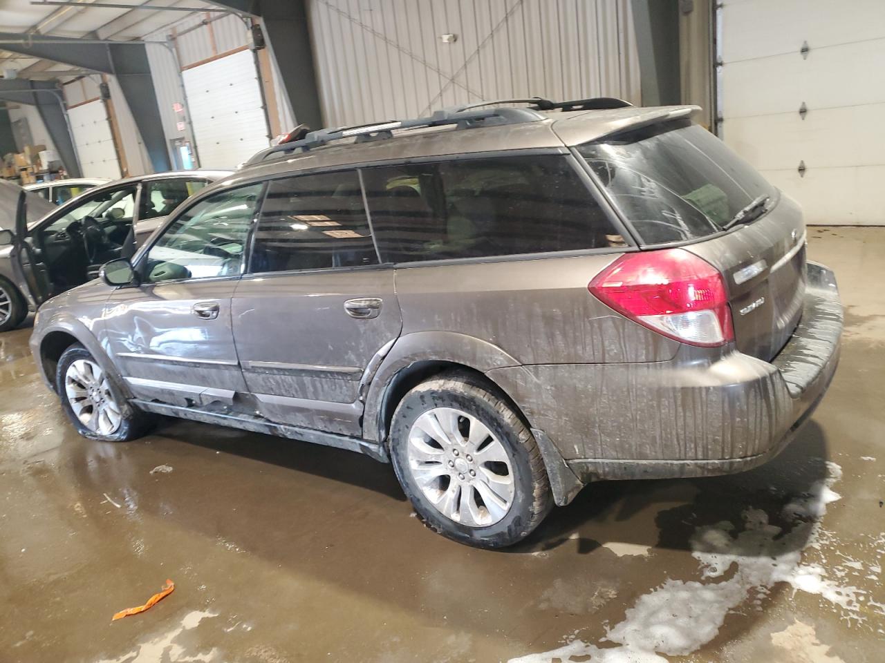 2009 Subaru Outback - Image 2