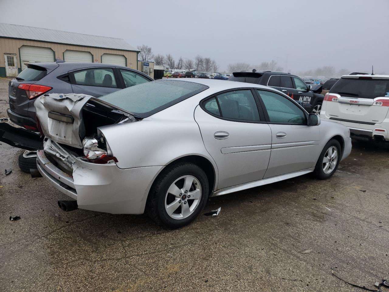 2005 Pontiac Grand Prix - Image 3