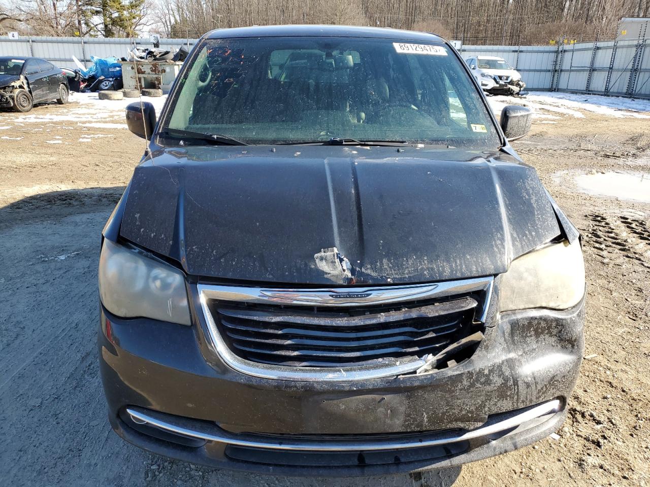 2014 Chrysler Town & Country - Image 5