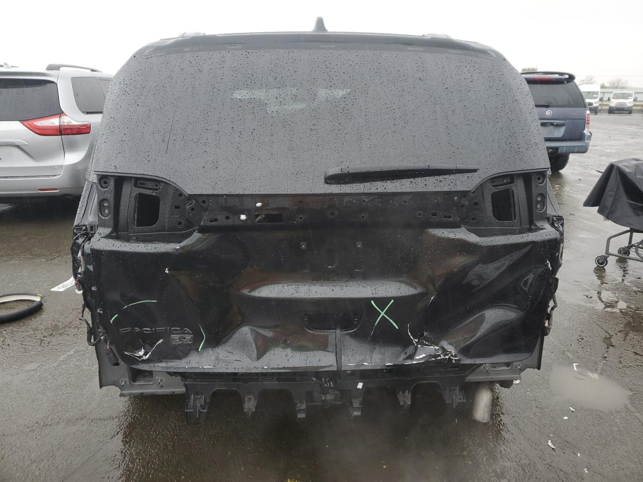 2020 Chrysler Pacifica - Image 6