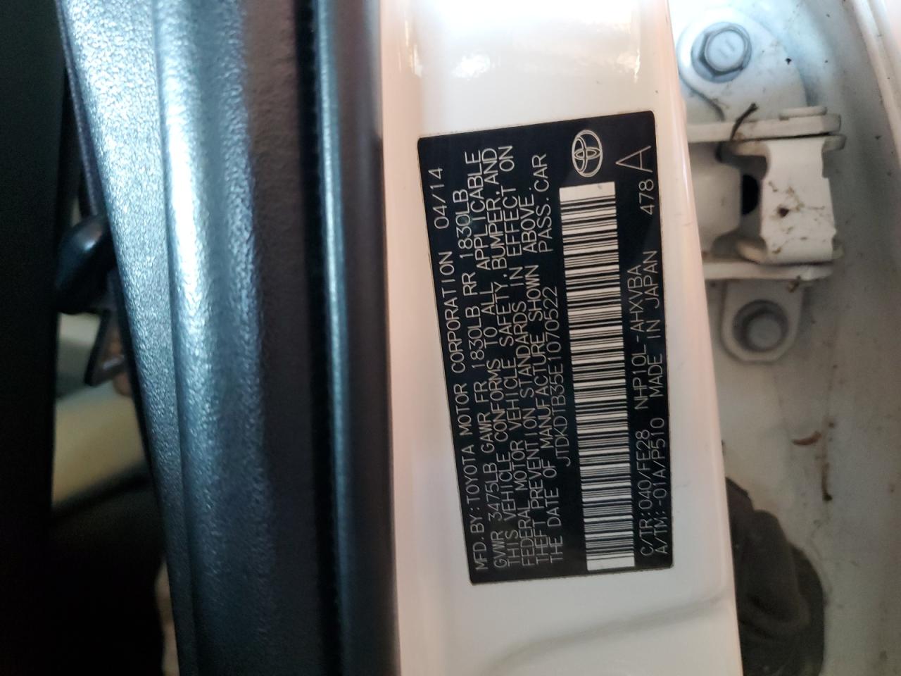 2014 Toyota Prius - Image 13