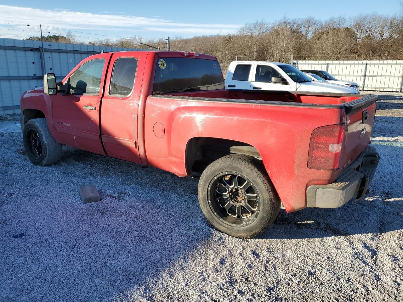 2013 Chevrolet Silverado - Image 2