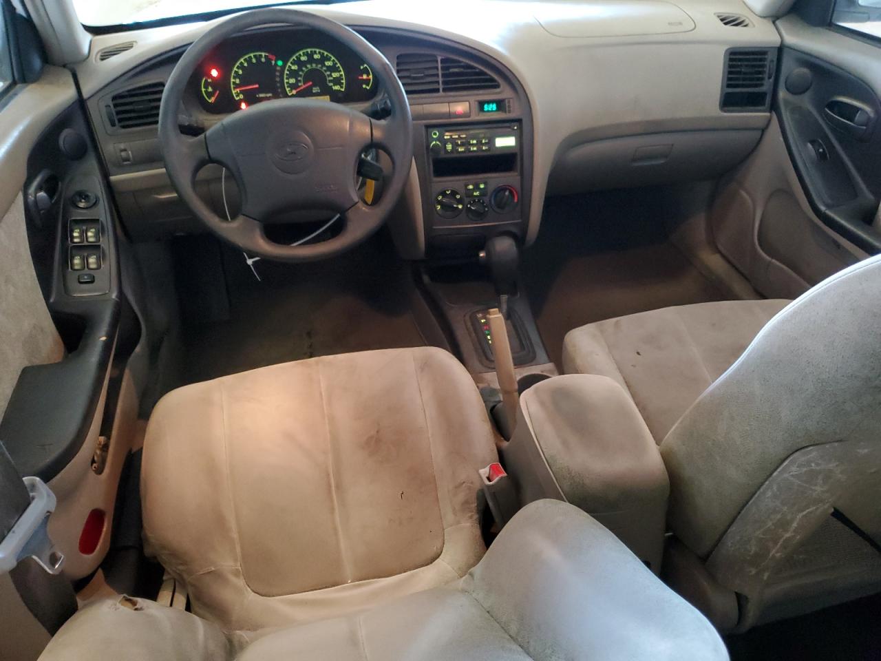 2001 Hyundai Elantra - Image 8