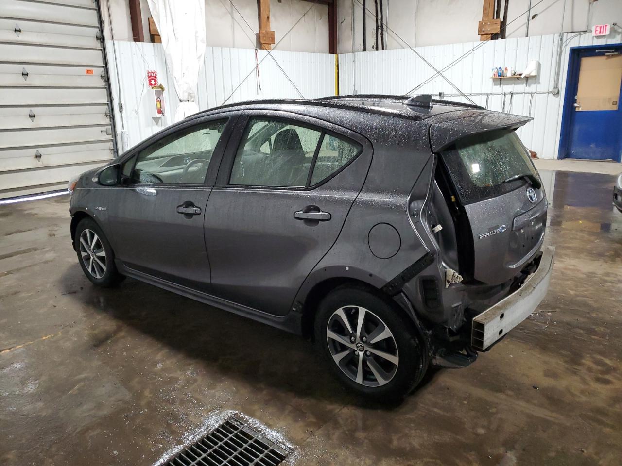 2019 Toyota Prius - Image 2