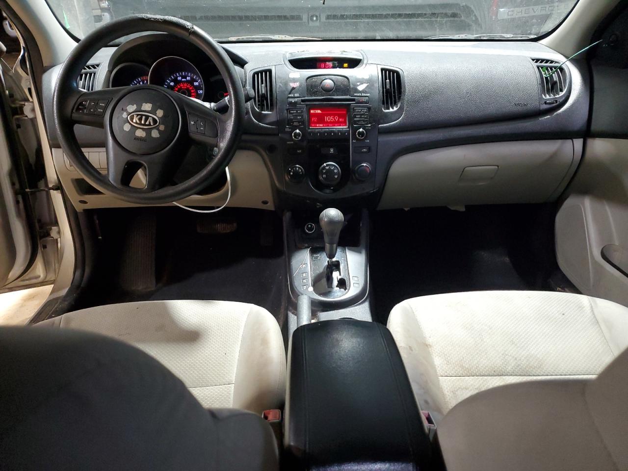 2010 Kia Forte - Image 8