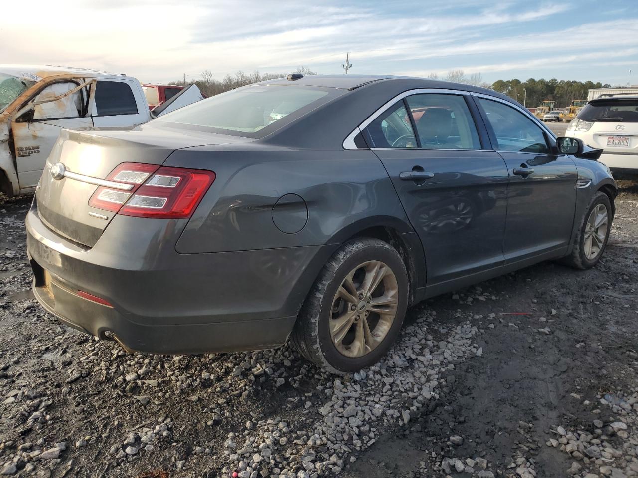2017 Ford Taurus - Image 3