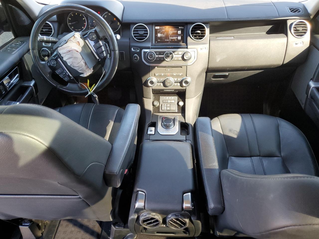 2016 Land Rover LR4 - Image 8