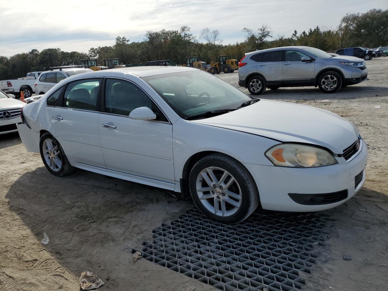 2011 Chevrolet Impala - Image 4