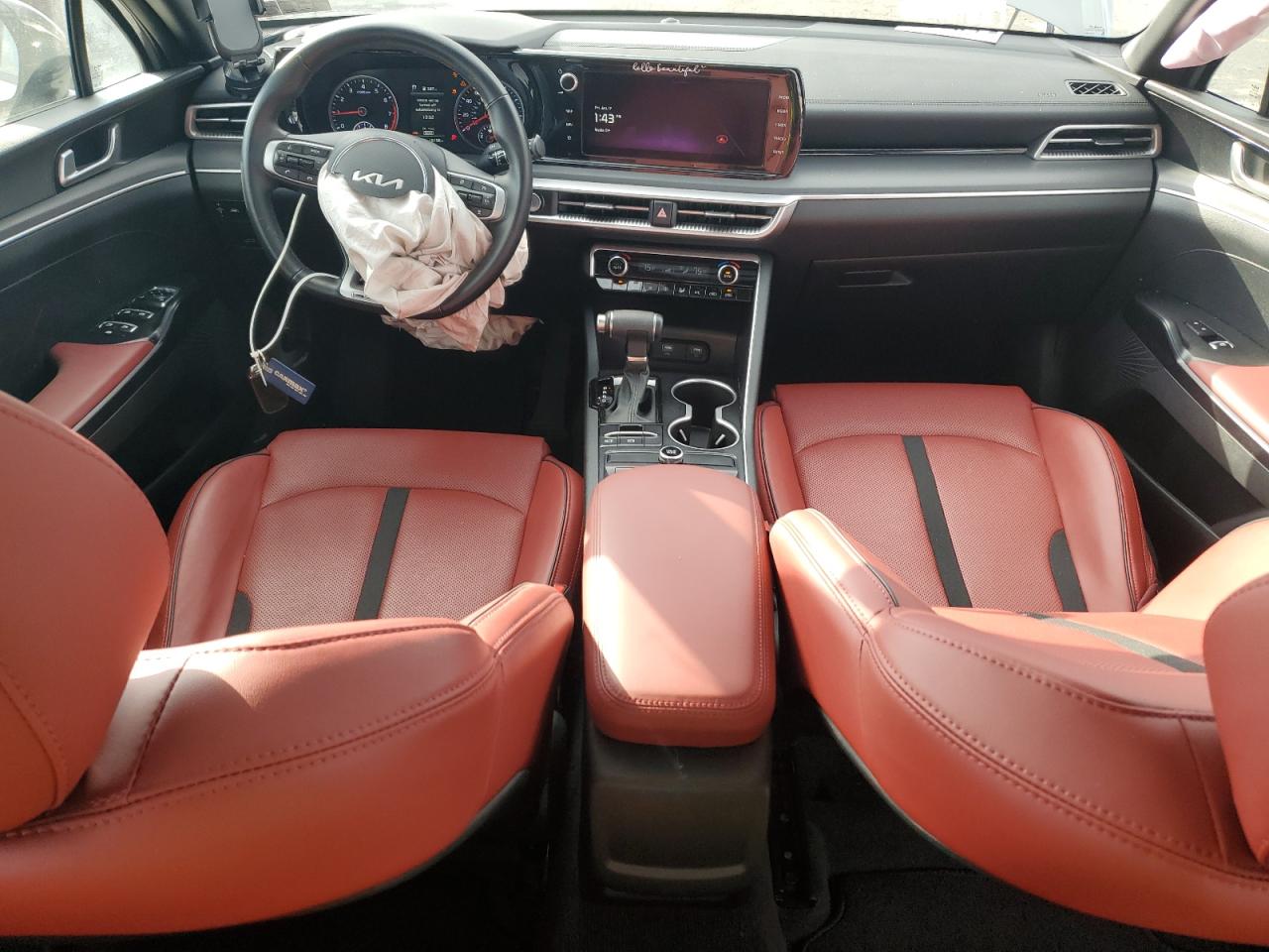 2023 Kia K5 - Image 8