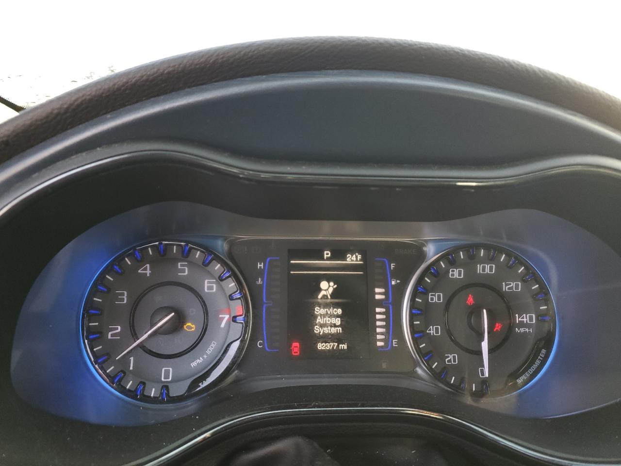2015 Chrysler 200 - Image 9