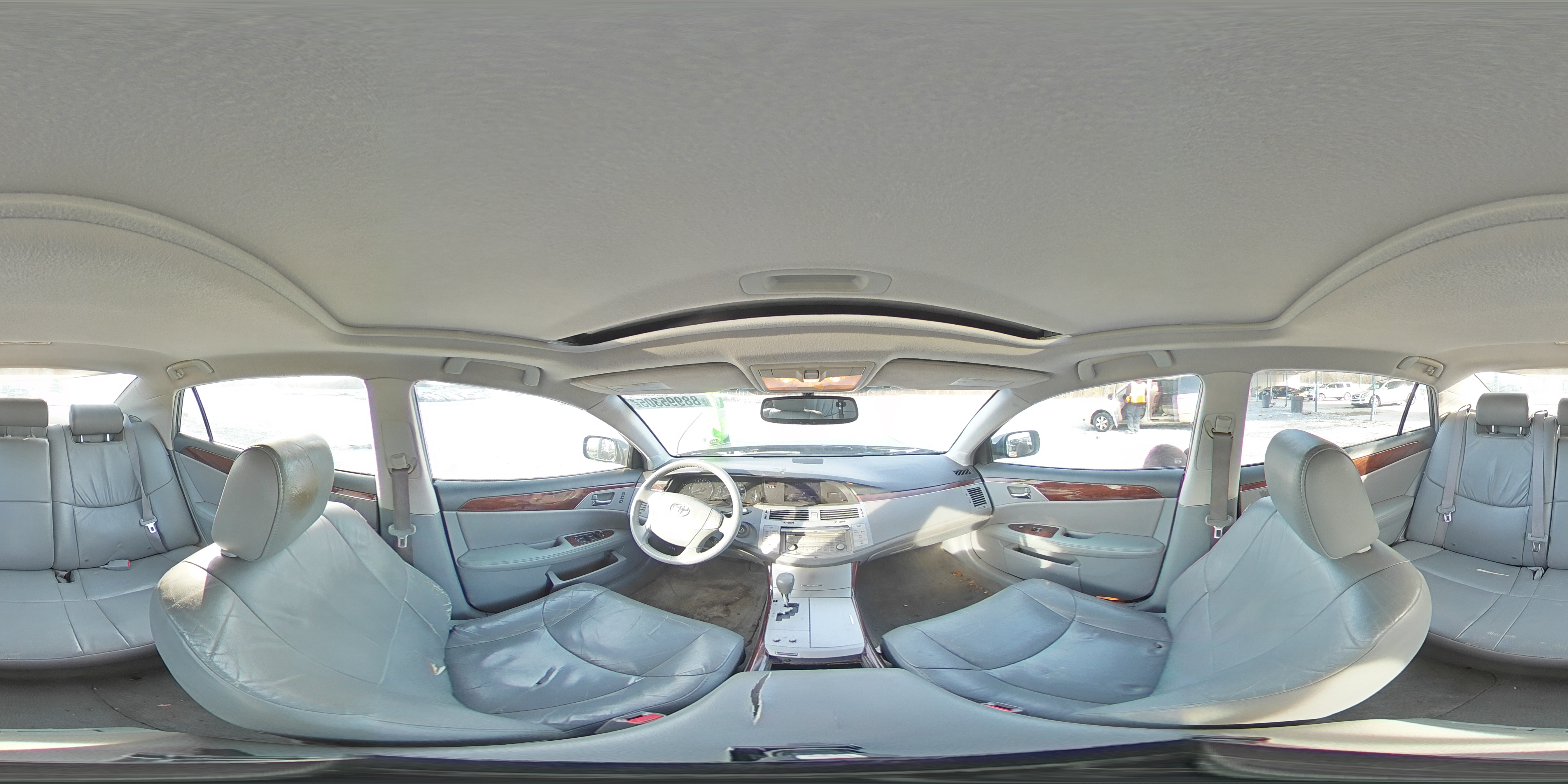 2010 Toyota Avalon - Image 13