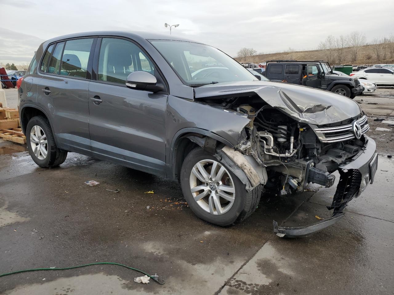 VIN WVGBV3AX4DW561078 2013 VOLKSWAGEN TIGUAN no.4