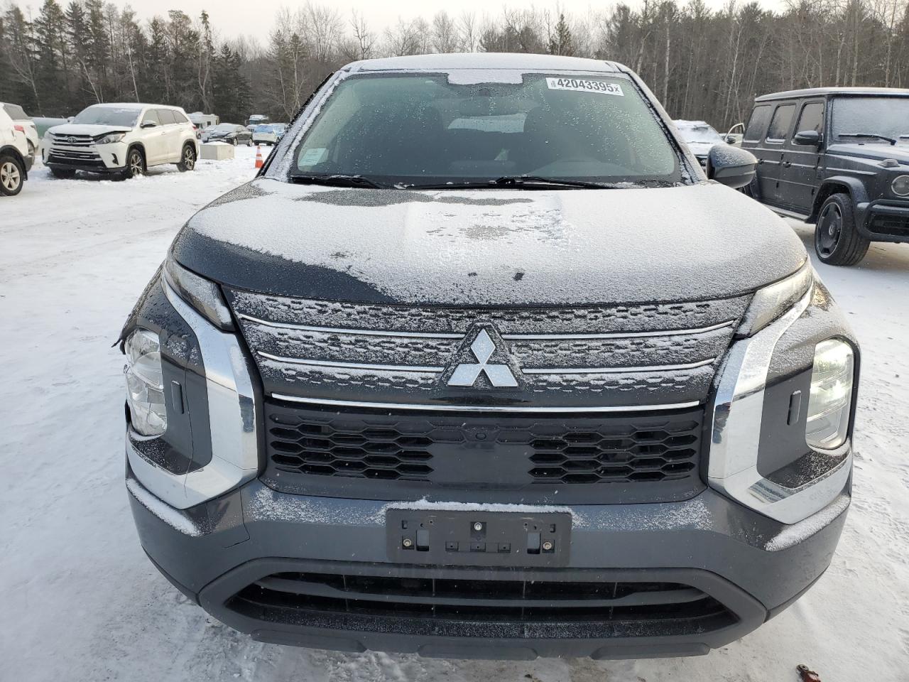 2024 Mitsubishi Outlander - Image 5