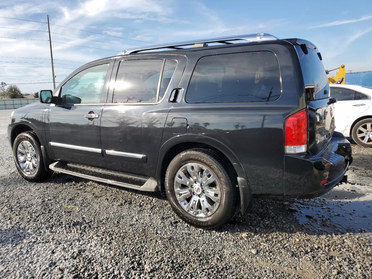 2015 Nissan Armada - Image 2