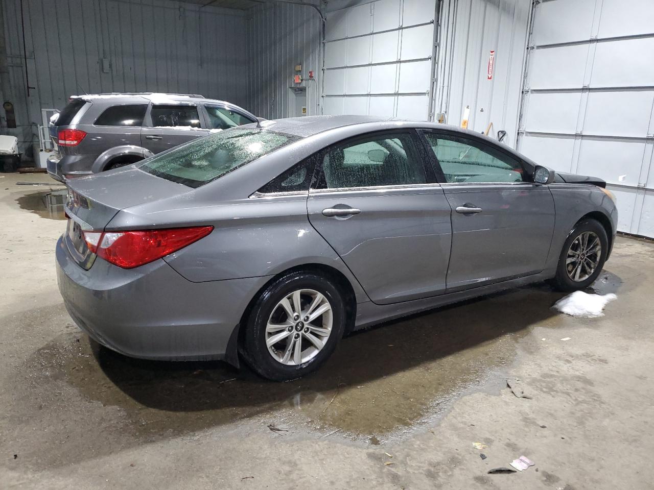 2013 Hyundai Sonata - Image 3
