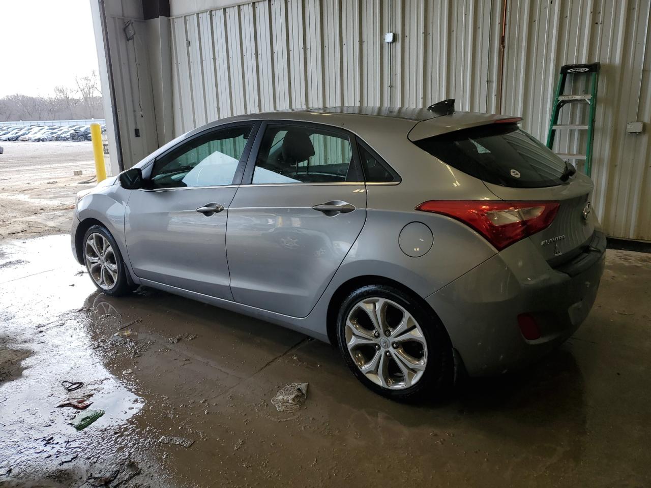 2013 Hyundai Elantra - Image 2