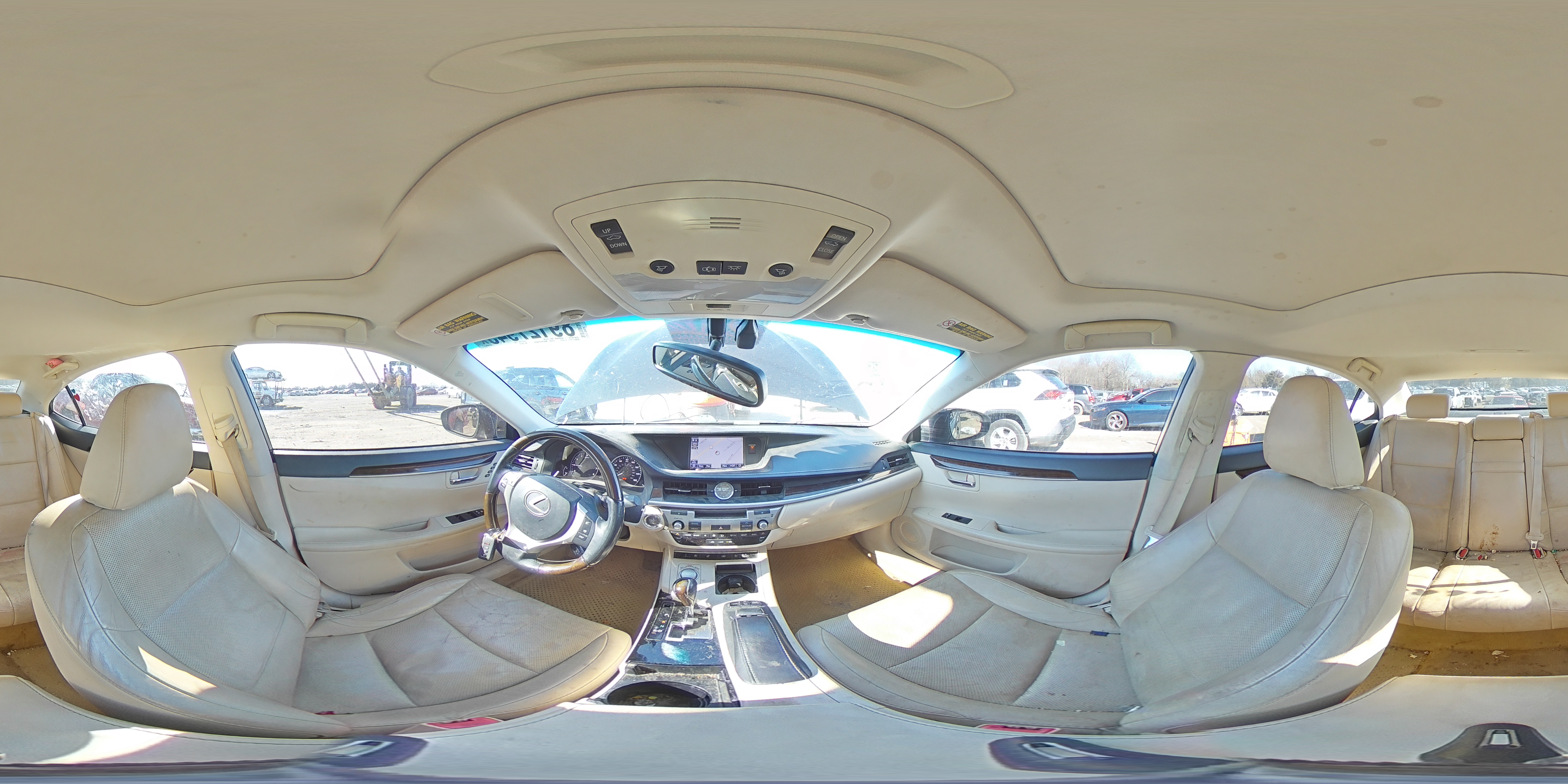 2014 Lexus ES - Image 12
