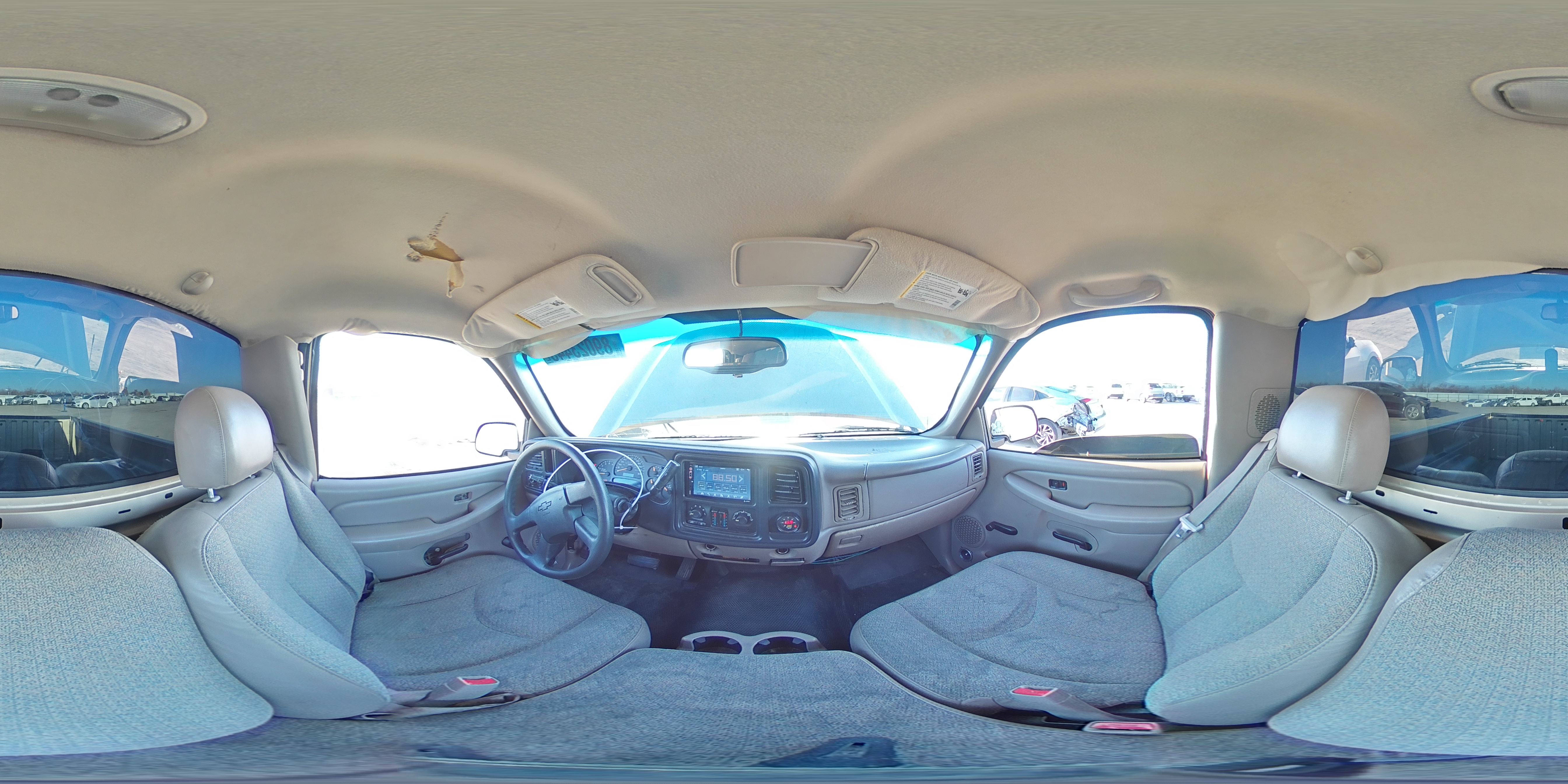 2004 Chevrolet Silverado - Image 13